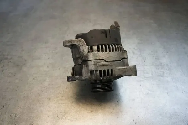 ALTERNATOR AUDI A6 C5 2.4 V6 - 078903015FX image 5