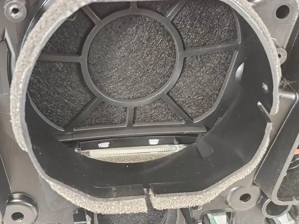 B&W Kaiutinkalvo OEM 9399276 BMW G05 G06 G07 image 6