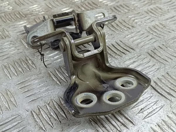 Vordertürscharniere MG ZS 2023 image 2