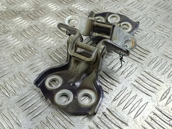 Vordertürscharniere MG ZS 2023 image 3