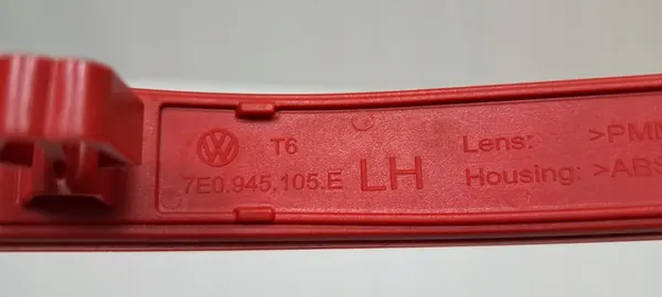 Vasen Takapuskuriheijastin VW T6 image 3