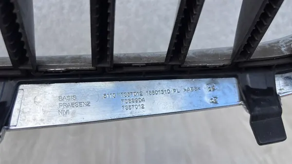 BMW 7 G11 G12 Right Kidney Grille Luxury 51137357012 image 4