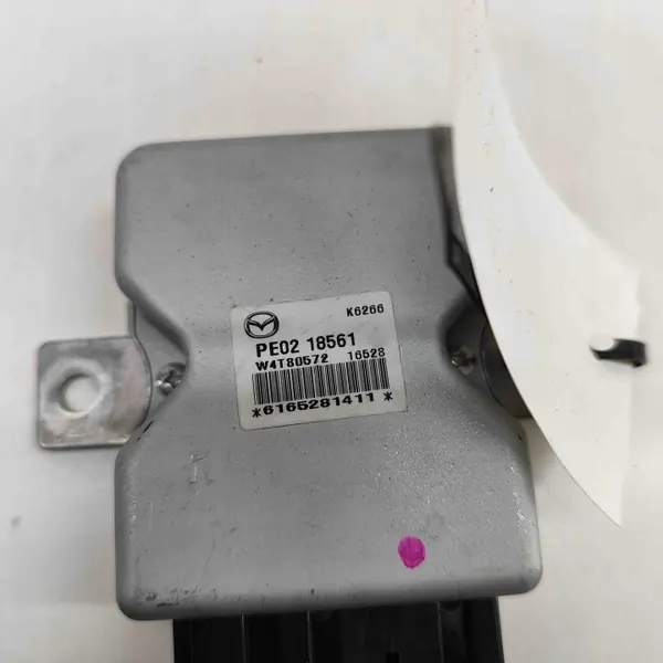 Contrôleur Pompe à Carburant OEM W4T80572 Mazda 3 image 7