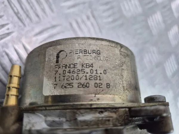 BMW 1 F20 F21 120i Imupumppu 704625010 image 3