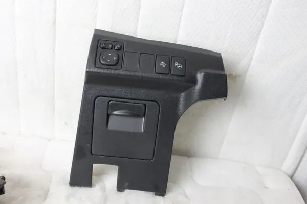 Onder stuurwiel bakje Toyota Auris II OEM 55545-02050 image 2