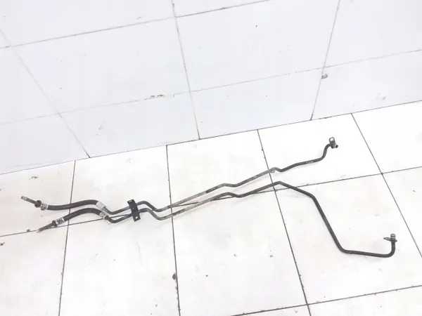 Mercedes-Benz R W251 Ölkühlerleitung OEM BM051408 image 2