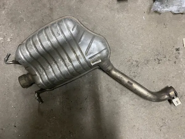 Mercedes Avgasljuddämpare OEM 2074912701 - Begagnad image 2