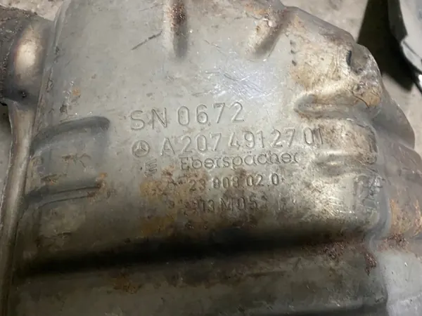 Mercedes Avgasljuddämpare OEM 2074912701 - Begagnad image 3