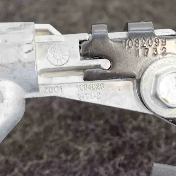 Seat Belt Buckle Tesla MODEL S 2015 0589P1000416 image 3