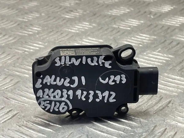 Mercedes A24031123312 W213 Värmemotor image 5