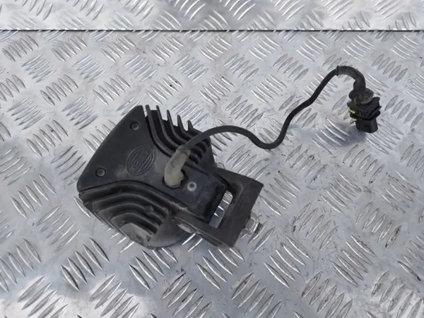 Luz de Trabalho Halogénea HELLA para DAF - Peça OEM image 3