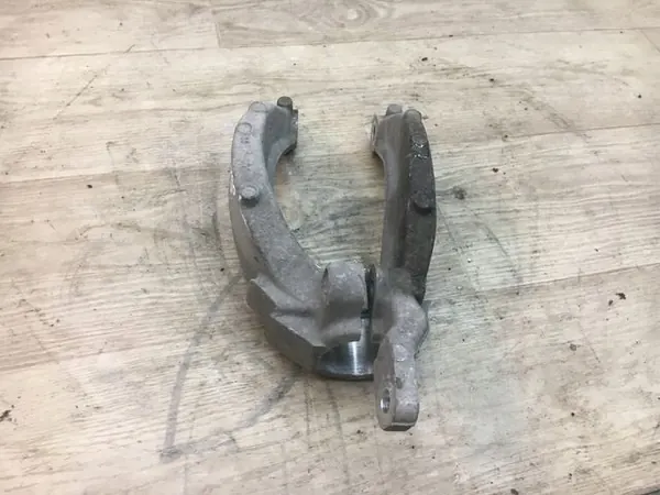 Volvo V90 S90 Querlenker Befestigung LH OEM 31681720 image 3