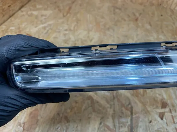 Sinal LED DRL Esquerdo Porsche Cayenne II 7P5941181J image 10