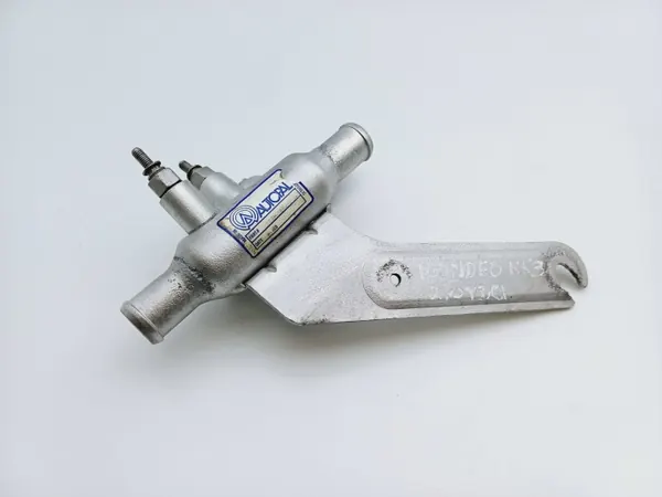Jäähdytysnesteen lämmittäjä OEM DRC90893 Ford Mondeo MK3 image 4
