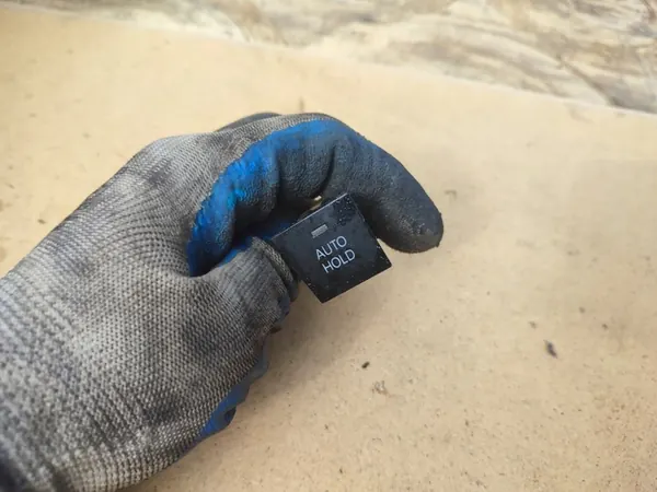 AUTO HOLD SCHALTER VW PASSAT CC image 3