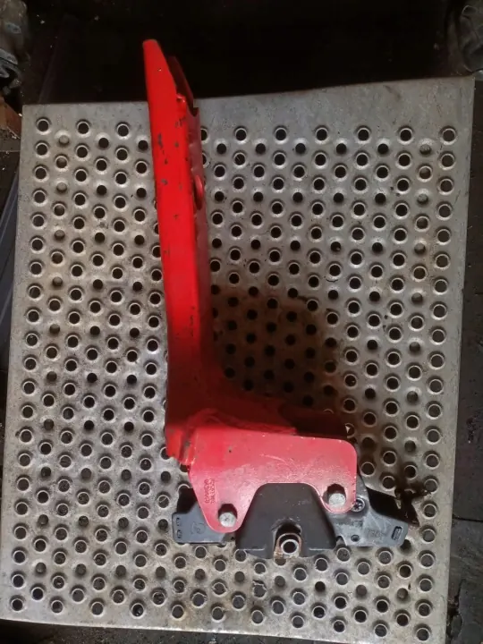 Suporte Suspensão Cabina Scania OEM 1492068 - Usado image 2