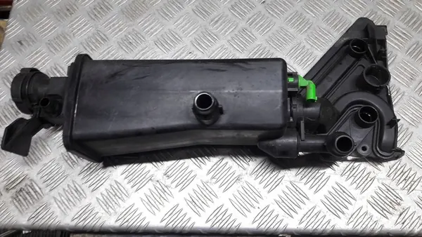 BMW 3 E46 Kühlmittelbehälter Halterung OE 1436251 image 2