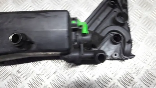 BMW 3 E46 Kühlmittelbehälter Halterung OE 1436251 image 4