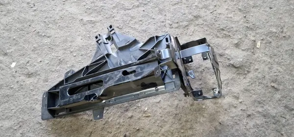 Suporte de farol direito BMW 7 Series F01 F02 OEM 51647184160 image 2