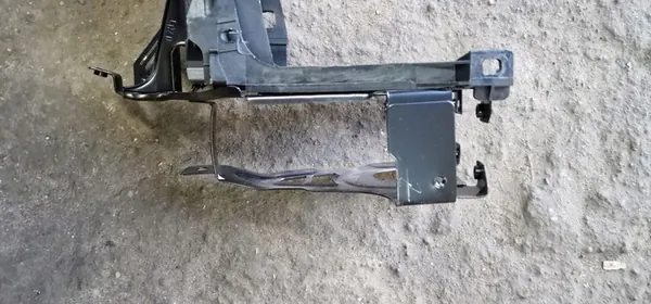 Suporte de farol direito BMW 7 Series F01 F02 OEM 51647184160 image 3