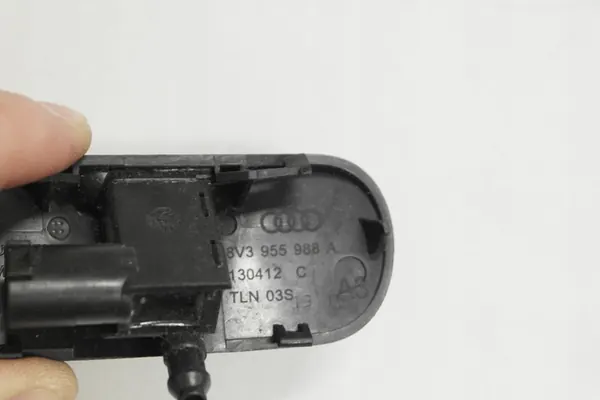 AUDI A3 Ruitensproeier Mondstuk 8V3955987A image 2
