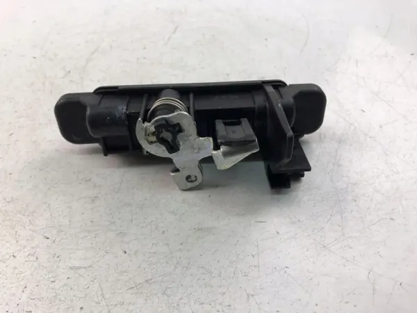 Poignée de coffre Mazda 3 BK OEM 17466997 2007 image 3