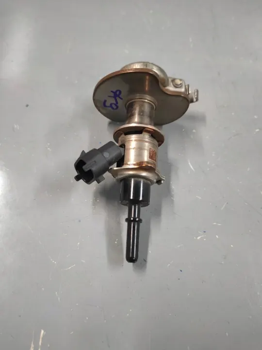 Injecteur AdBlue OEM 7LA131113A pour VW image 2