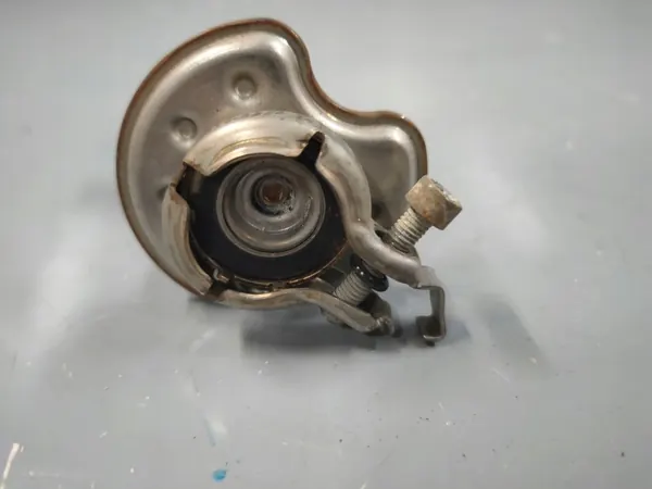 Injecteur AdBlue OEM 7LA131113A pour VW image 3