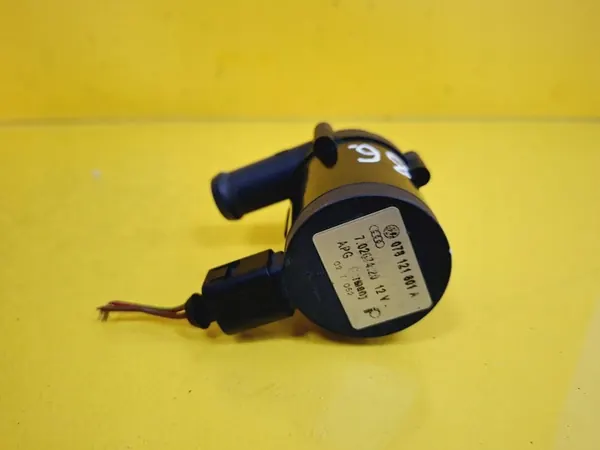 Vattenpump Audi A6 S6 C5 1999 image 5