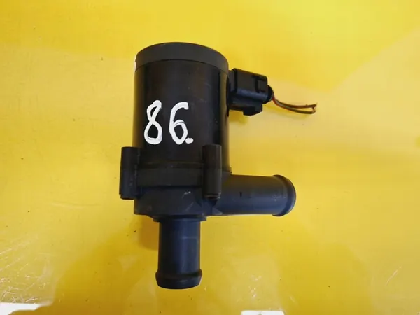 Vattenpump Audi A6 S6 C5 1999 image 6