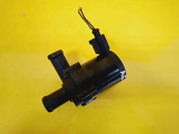 Vattenpump Audi A6 S6 C5 1999 image 8