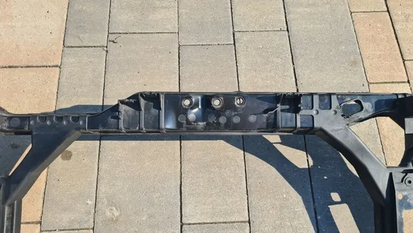 AUDI A5 8T Frontverstärkung 8K0805594J image 3