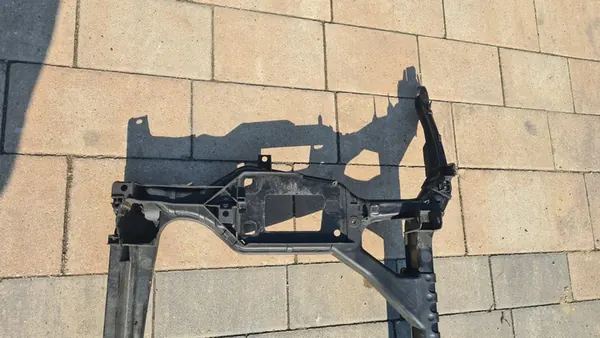 AUDI A5 8T Frontverstärkung 8K0805594J image 4