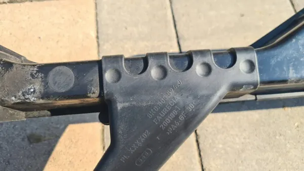 AUDI A5 8T Frontverstärkung 8K0805594J image 5