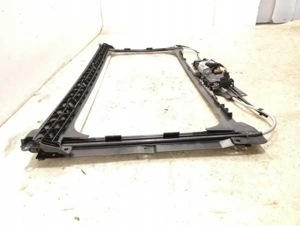 Lasikatto Porsche Panamera 2018 OEM 971877051 image 4
