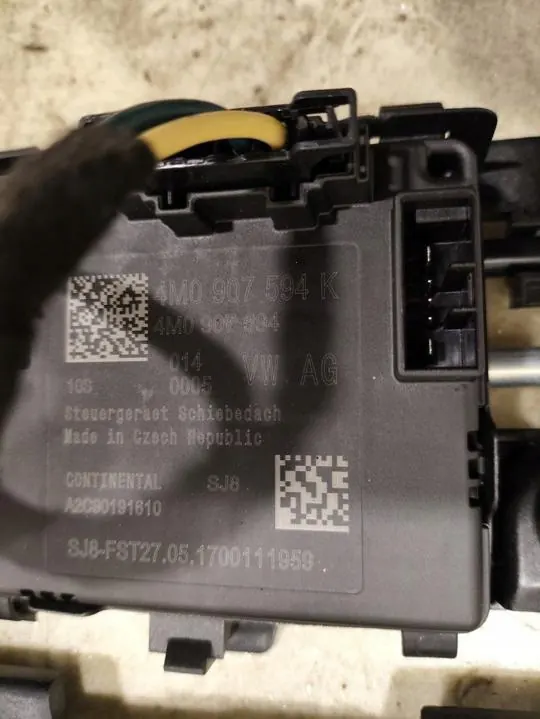 Lasikatto Porsche Panamera 2018 OEM 971877051 image 8