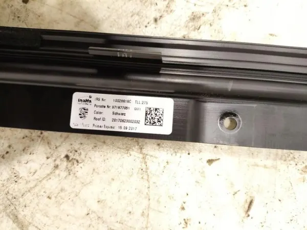 Lasikatto Porsche Panamera 2018 OEM 971877051 image 9