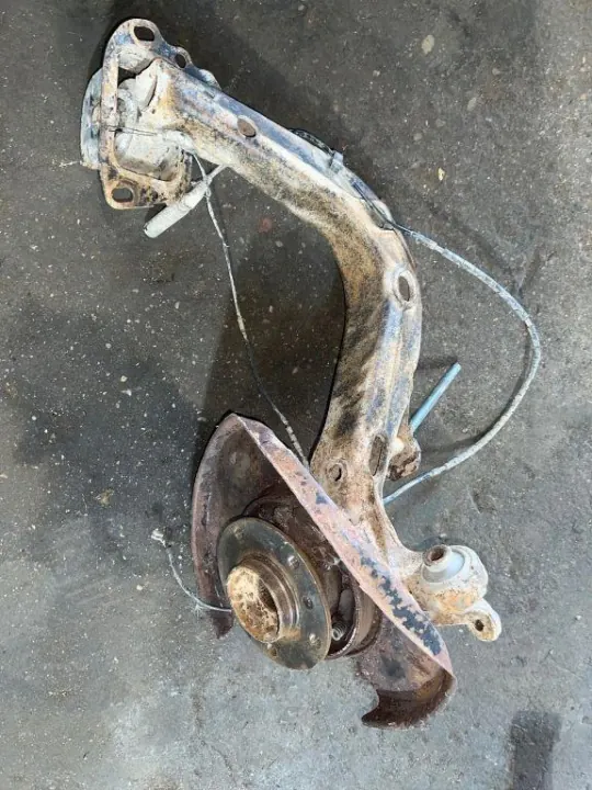 OEM 1094464 Bakre höger hjulnav BMW 3 Cabrio image 3