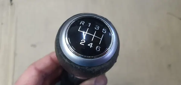 Pommeau de levier OEM 8K0863278A Cuir 6 vitesses Audi A4 B8 image 7