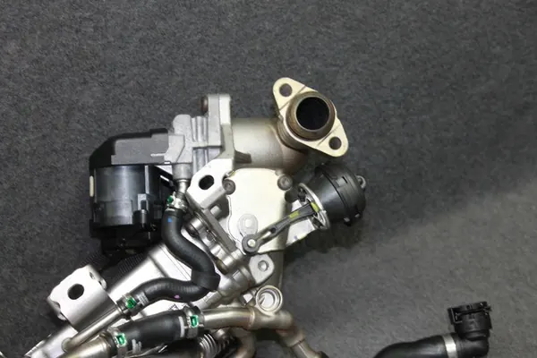 Enfriador EGR N57 para BMW F30 F32 F07 F10 F01 image 4