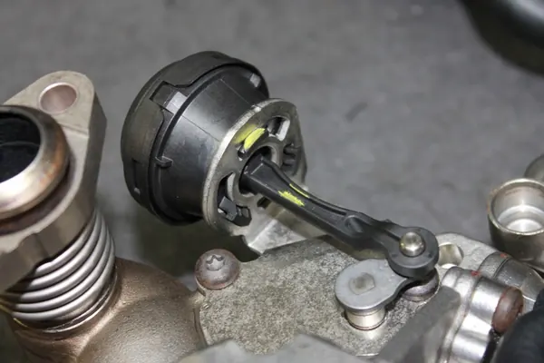 Enfriador EGR N57 para BMW F30 F32 F07 F10 F01 image 7