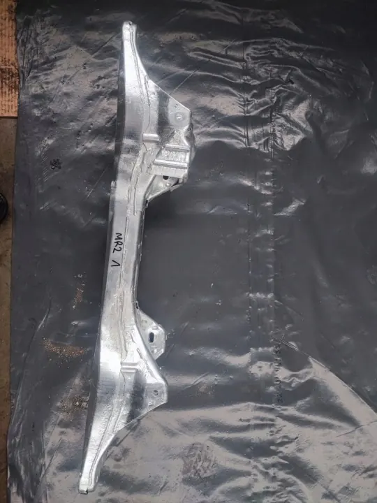 Toyota MR2 Bakre balk OEM hhet545 - Begagnad image 5