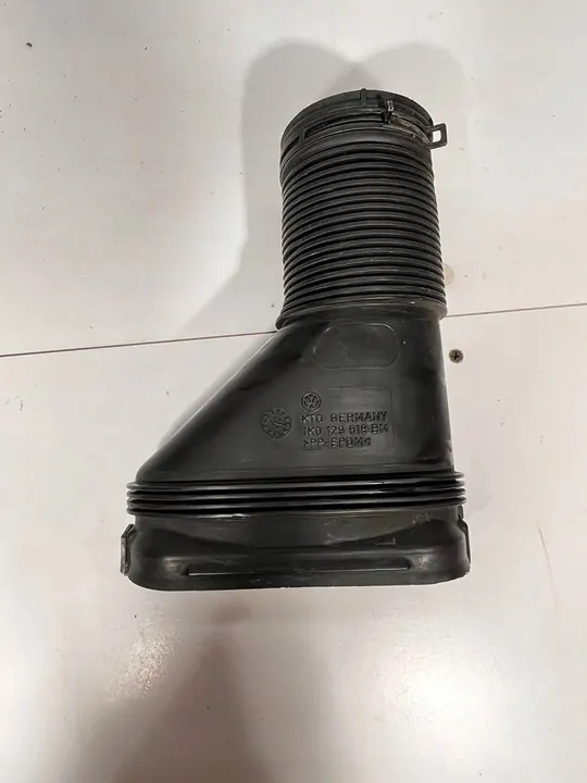 Ilmansuodattimen kotelo Audi TT TTS Mk2 2008 1K0 129 618 BM image 2