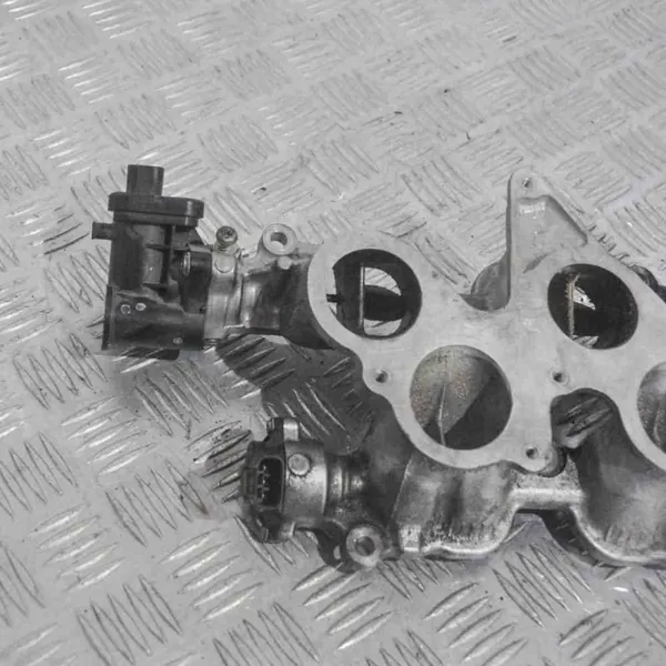 Colector de admisión Lexus GS III OEM 19230020100120100150 image 3