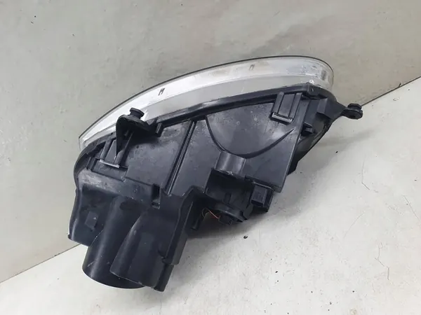 Volkswagen Golf V 5 1K Oikea Etuvalaisin Hella image 9