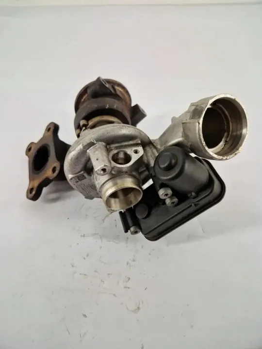 Turbo VW Passat B8 1.4L Diesel 110kW OEM 04E145715F image 2