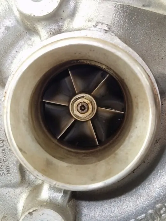 Turbo VW Passat B8 1.4L Diesel 110kW OEM 04E145715F image 3