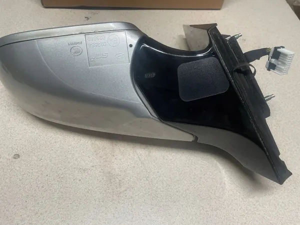 HYUNDAI OE 876103Z050 Vasemmanpuoleinen Peili Alkuperäinen image 4