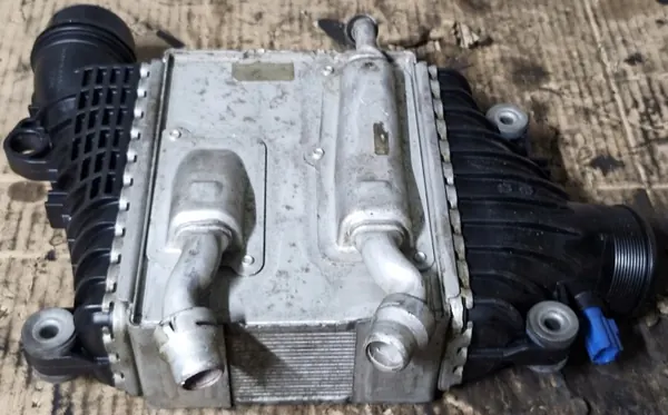 Intercooler Jaguar F-Pace XE XF OEM GX73-6K775-AF image 2