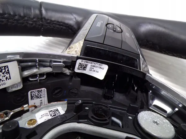 OEM Nahka M-paketti Monitoimiohjausteippi BMW image 6